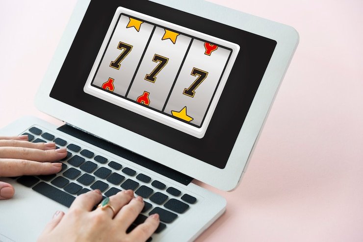Lobi aplikasi marauders Medusa II menampilkan pilihan slot dan studio live dealer
